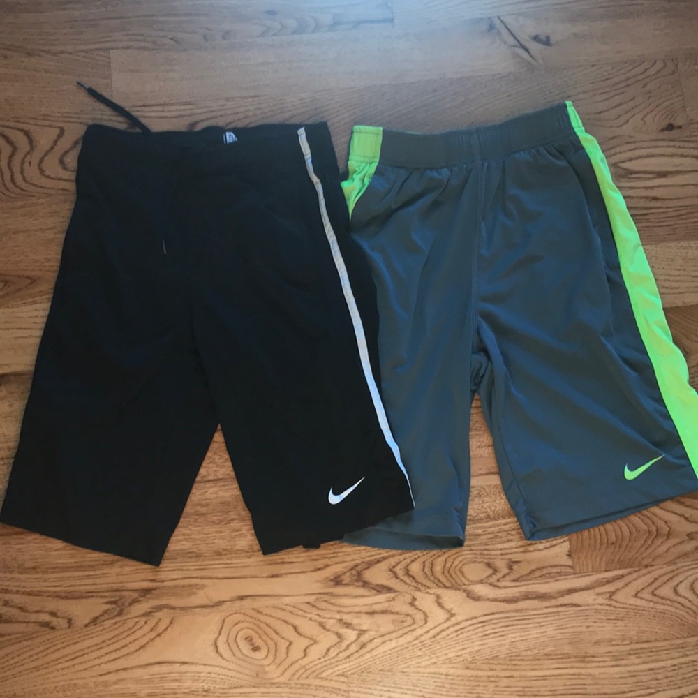 Boys Nike shorts medium